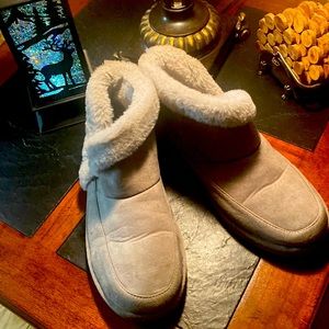 Maurices size 8 Ankle boots